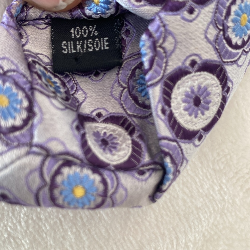 Holt Renfrew 100% Silk Tie – Made in Canada - Picture 7 of 9